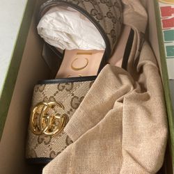 GUCCI Monogram Open Toe Casual Slippers